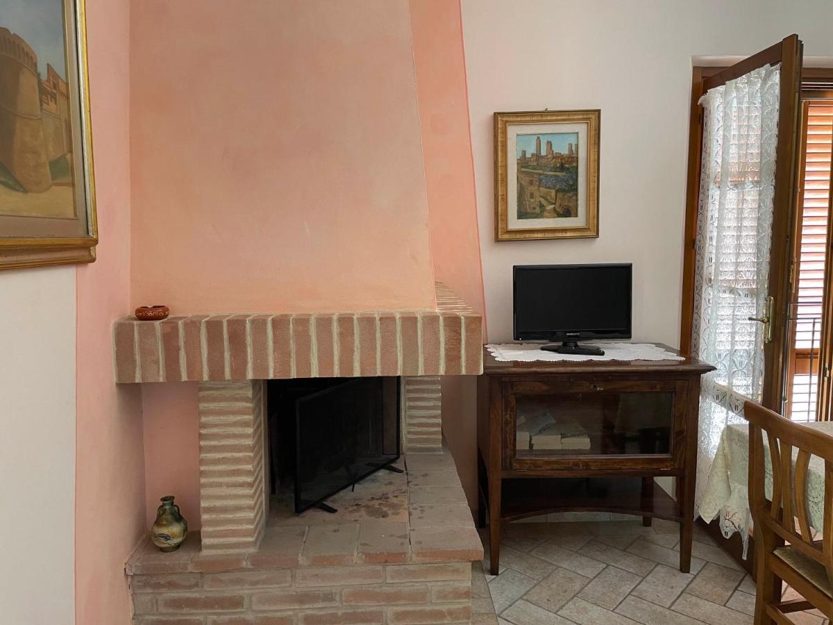 Casa Vacanza Le Case San Gimignano Luaran gambar