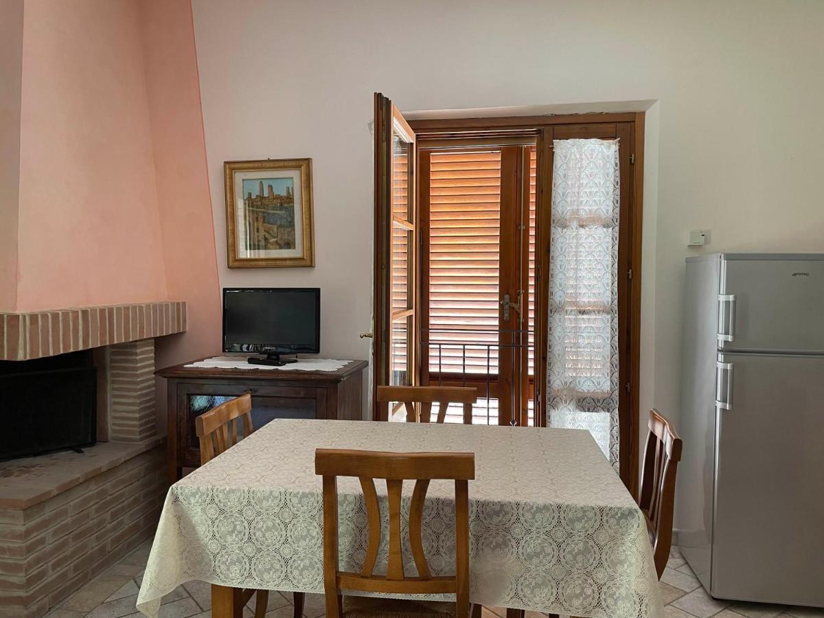 Casa Vacanza Le Case San Gimignano Luaran gambar