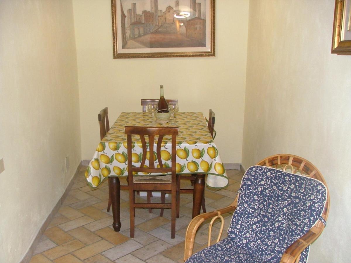 Casa Vacanza Le Case San Gimignano Luaran gambar